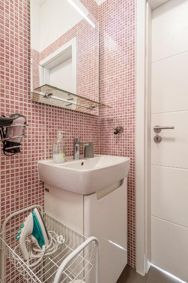 Bratislava -Apartment Near The City Center With A Balcony Eksteriør bilde