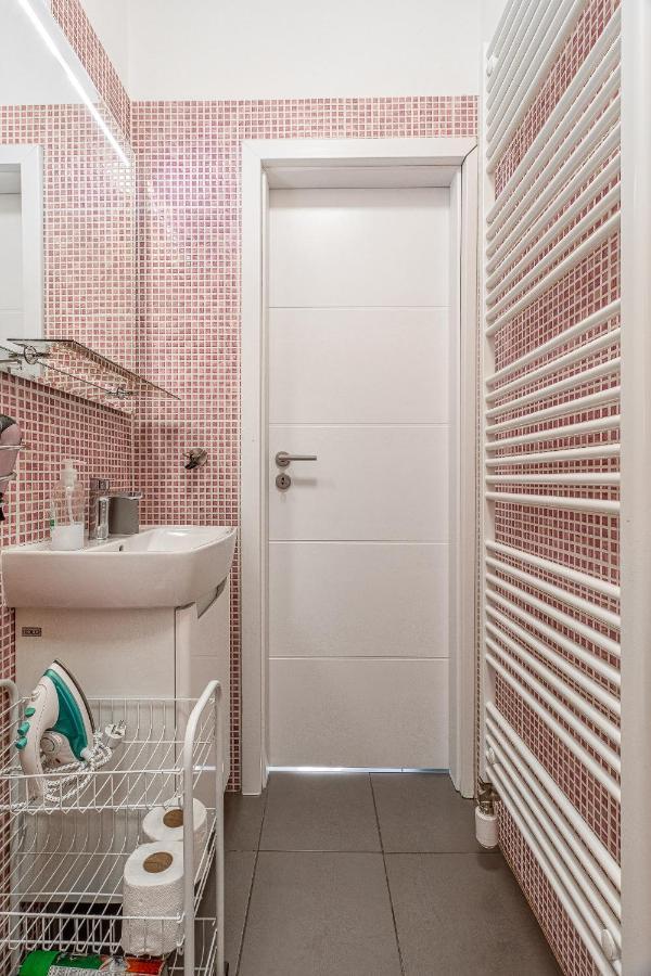 Bratislava -Apartment Near The City Center With A Balcony Eksteriør bilde